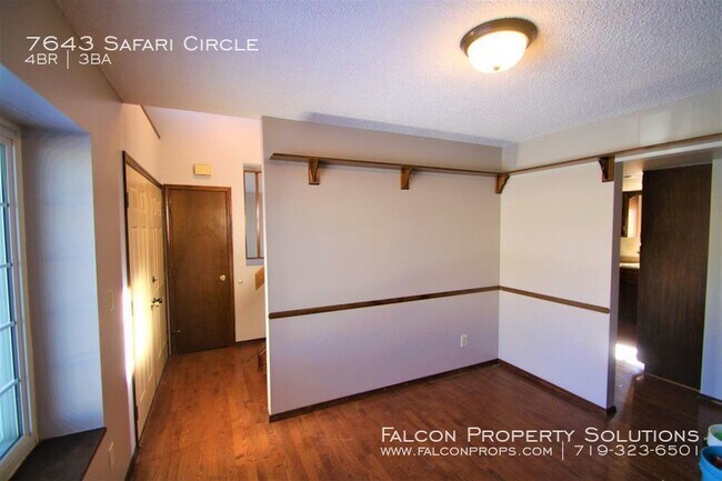 Building Photo - 7643 Safari Cir