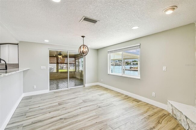 Building Photo - 13909 Berkowitz Ave