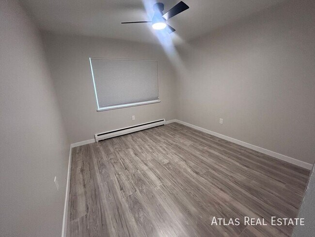 Building Photo - 551 S Fairfax St