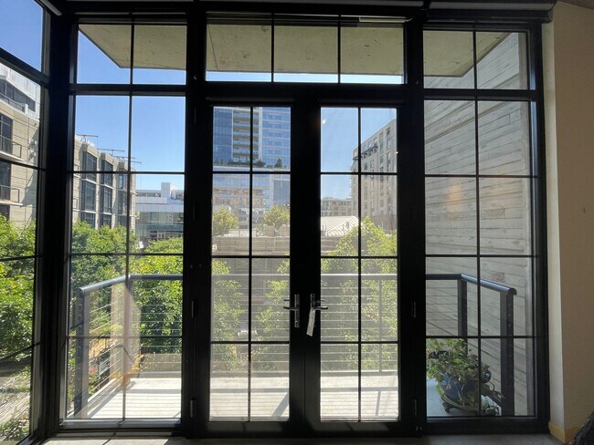 Building Photo - Industrial Highrise Available in the Stree...