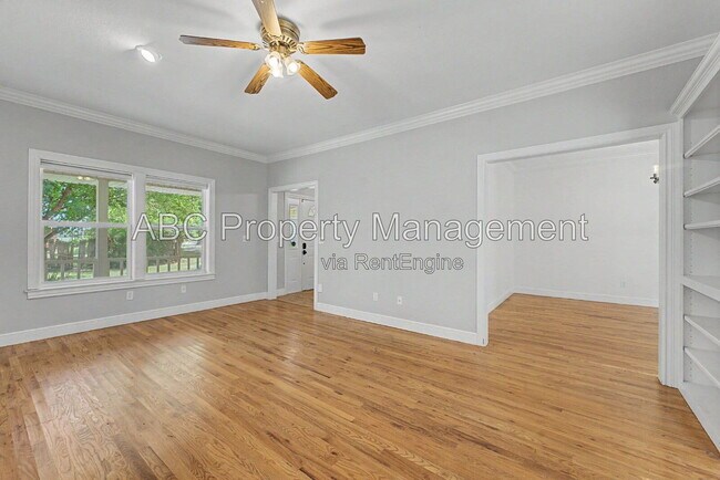 Building Photo - 1525 W Deane St