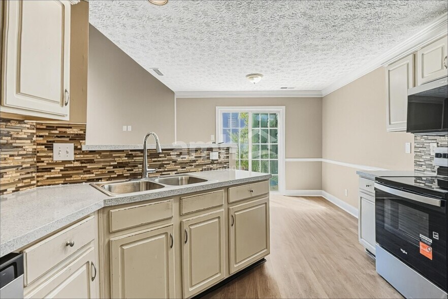 Building Photo - 6759 Stanhope Way