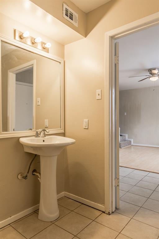 Building Photo - 7123 S Gessner Rd