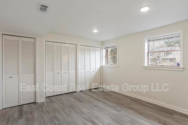 Building Photo - 1337 Cedarwood Dr