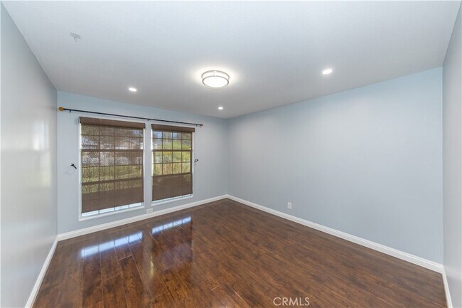 Building Photo - 4661 Woodhaven Dr