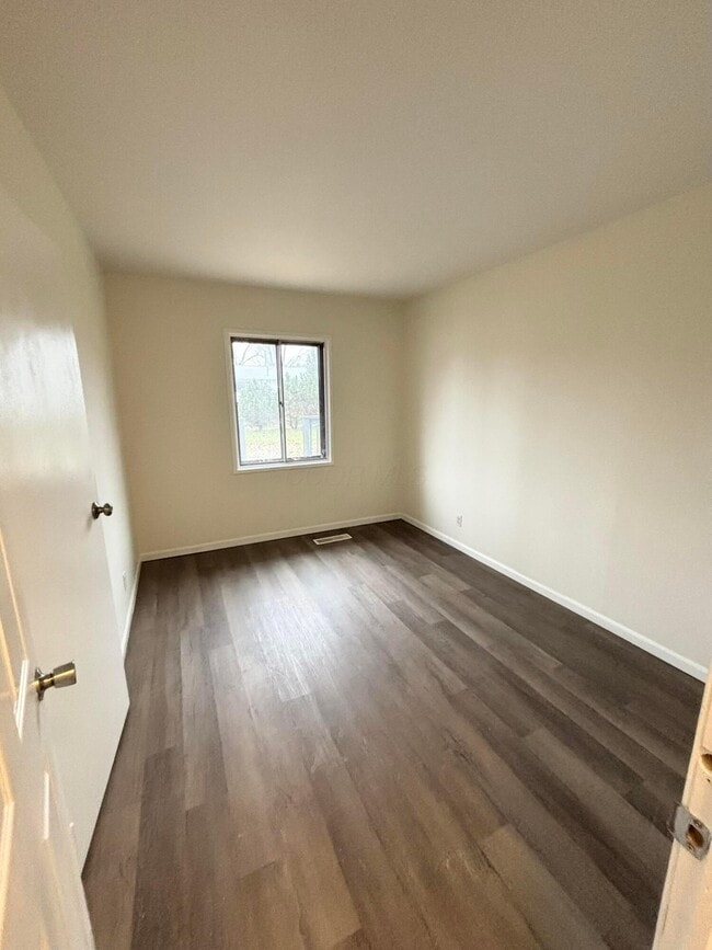 Building Photo - 7362 Sabre Ave
