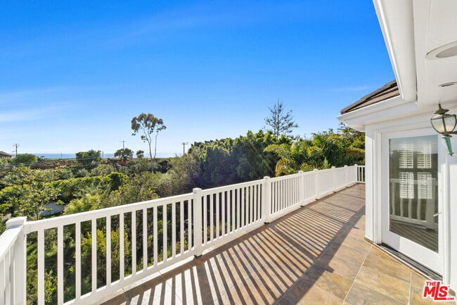 Building Photo - 5958 Busch Dr