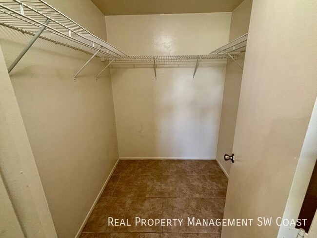 Building Photo - 4407 SW 7th Pl