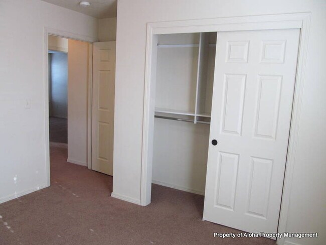 Building Photo - 1049 W Pine Ave