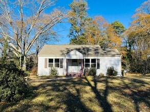Building Photo - Wow! Renovated 3 bedroom home in Fairburn! Must See!