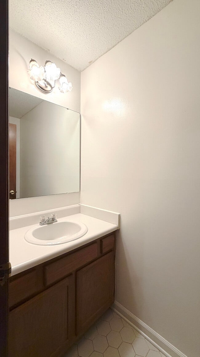 Building Photo - 2387 Riverchase Pl
