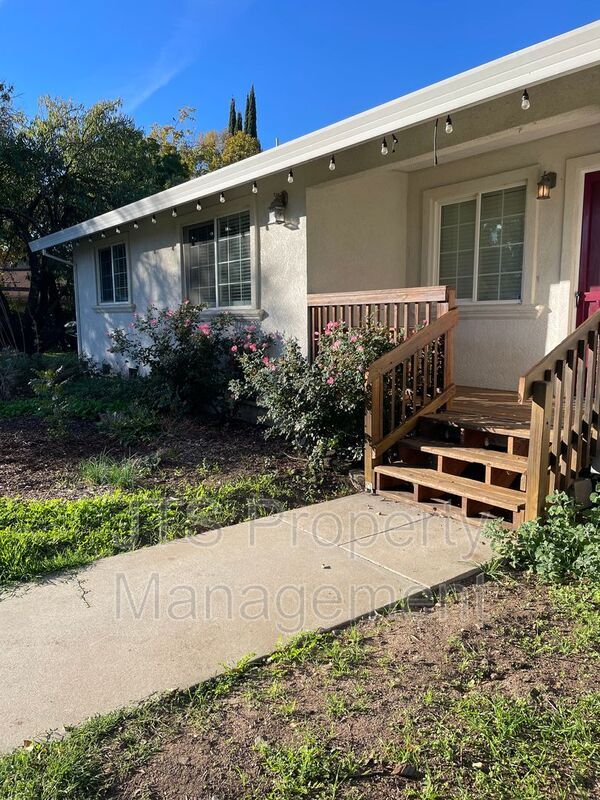 Building Photo - 2542 Rod Beaudry Dr