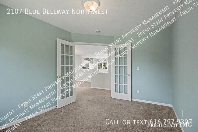 Building Photo - 2107 Blue Bell Way