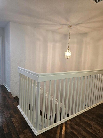 Building Photo - 7533 Topiary Ave