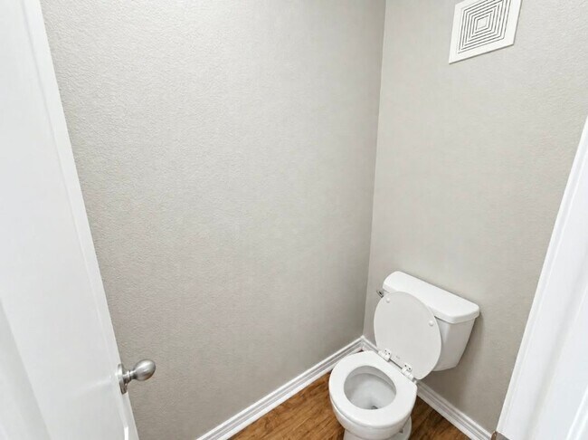 Building Photo - 5551 W 29th St