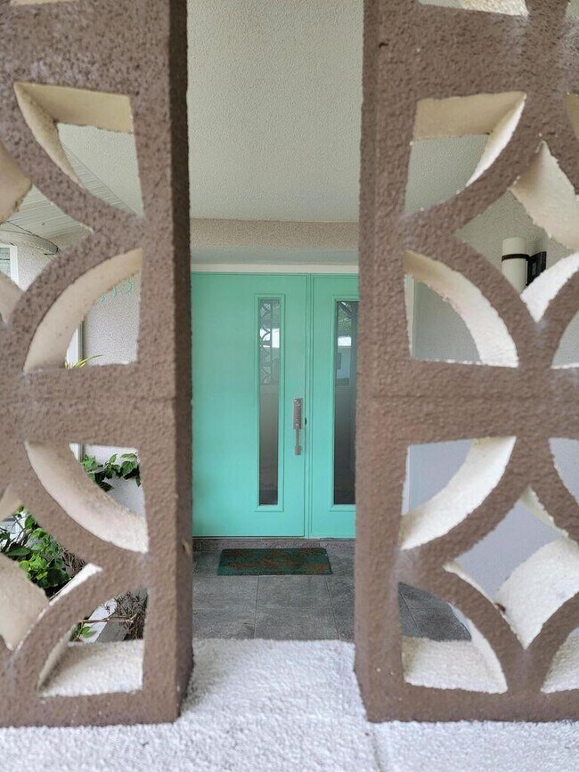 Building Photo - 113 Park Ln E