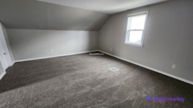 Building Photo - 5015 E 113th St