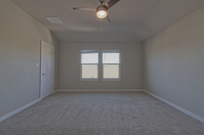 Building Photo - 425 Coda Xing Georgetown, TX 78633