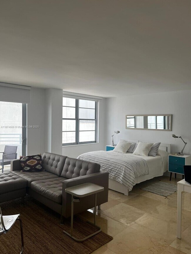 Building Photo - 5555 Collins Ave