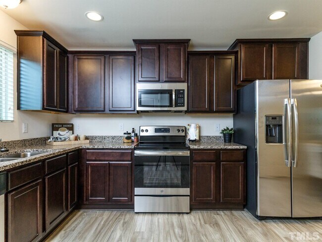 Building Photo - 515 Hobkirks Pl
