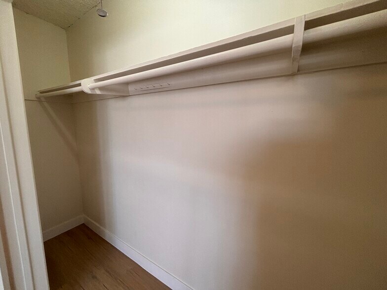 Building Photo - 524 N 21st St
