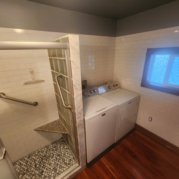 washer and dryer onsite - 807 Starkweather Ave