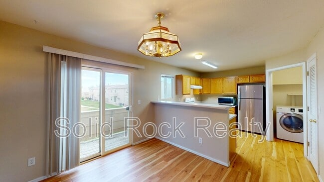 Building Photo - 4960 Universal Heights