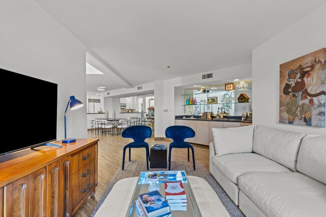 Building Photo - 12000 Goshen Ave