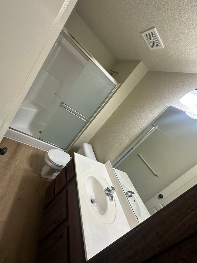 Building Photo - 3 Bed Single Level Duplex in Lee’s Summit