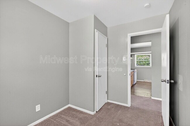 Building Photo - 409 Shepley Dr