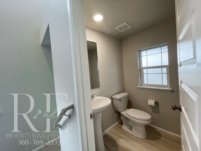 Building Photo - BRAND NEW 2024 HOME!