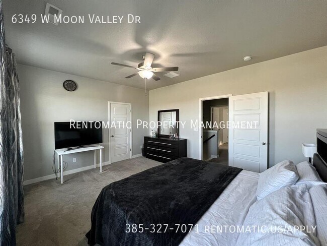 Building Photo - 6349 W Moon Vly Dr
