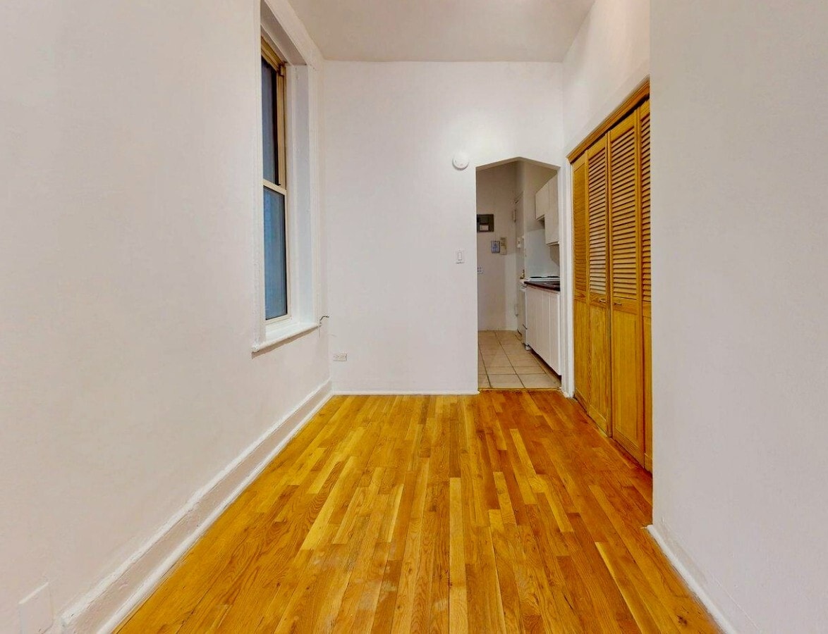 Building Photo - East 25th Street