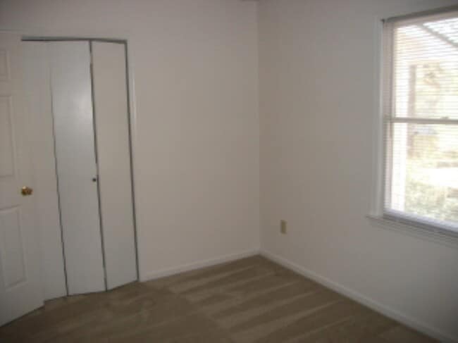 Building Photo - 31 Mustang Ct