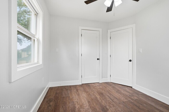 Building Photo - 236 Seaview Ave