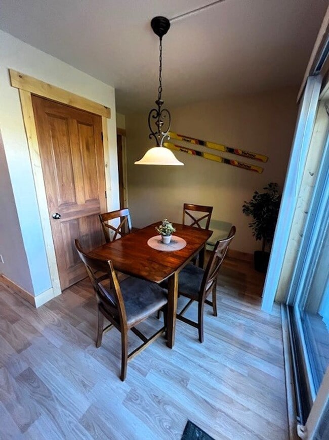 Building Photo - Long Term Rental- Lagoon Townhomes 720D