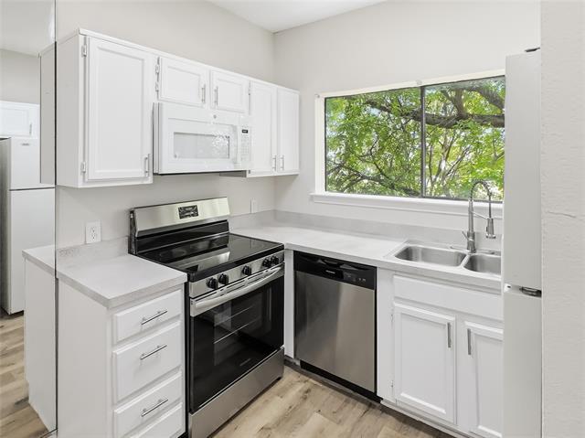 Building Photo - 7126 Holly Hill Dr
