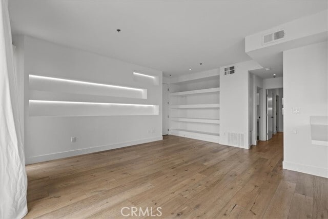 Building Photo - 8811 Burton Way