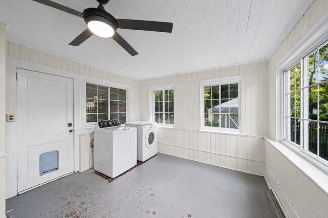 Building Photo - 1424 Lyon Ct
