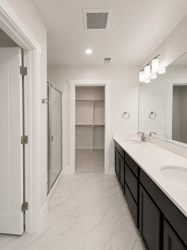 Building Photo - 514 Promenade Dr
