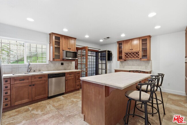 Building Photo - 4345 Canoga Ave