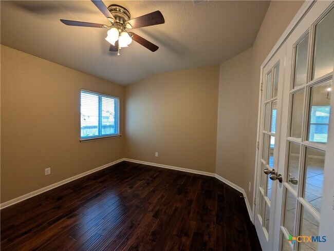 Building Photo - 1337 Lauren St