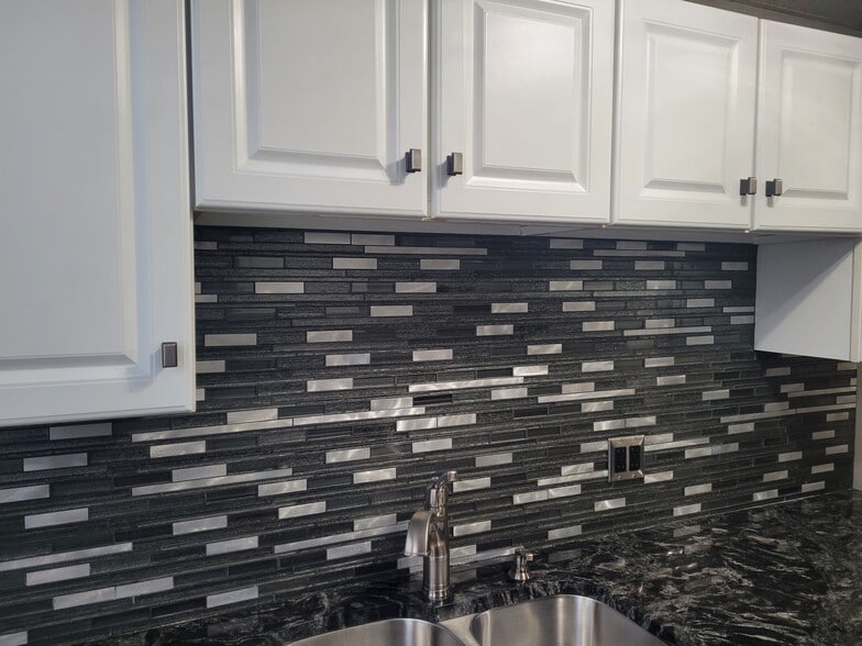 Building Photo - 739 Liberty St