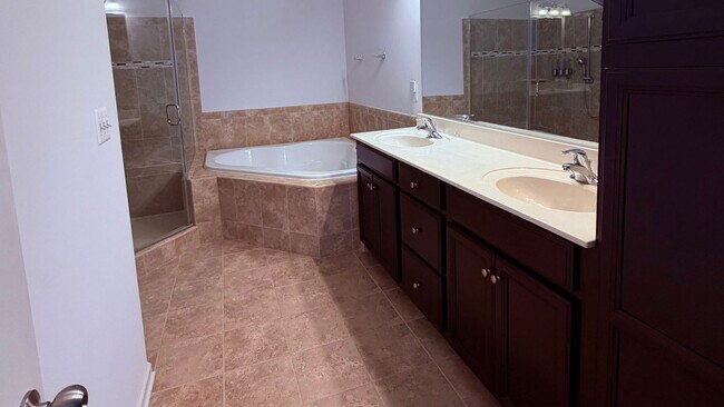 Building Photo - 610 Sprintsail Way