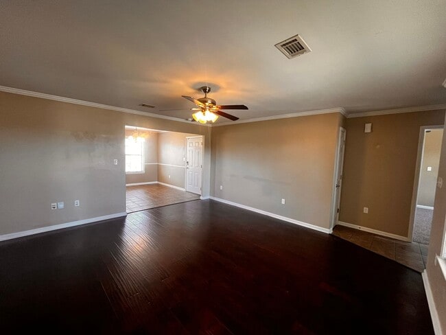 Building Photo - 3/2 in Sherwood