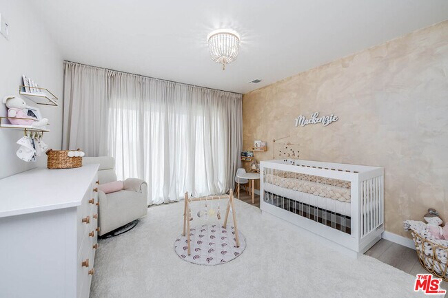 Building Photo - 4961 Marmol Dr