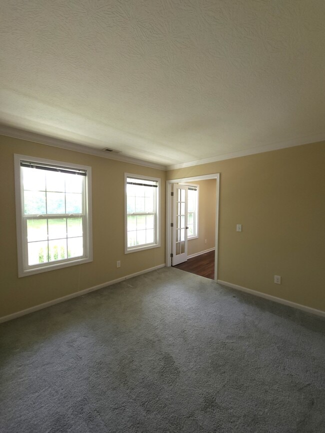 Building Photo - 9301 Cliff Springs Trail