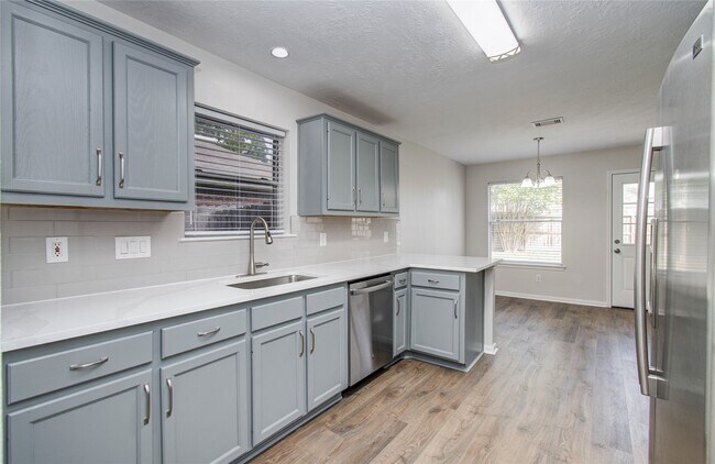 Building Photo - 16218 Hilton Head Ln