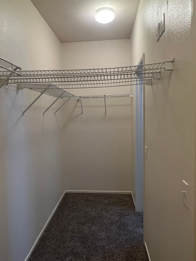 Building Photo - Beautiful home on cul-de-sac!!!