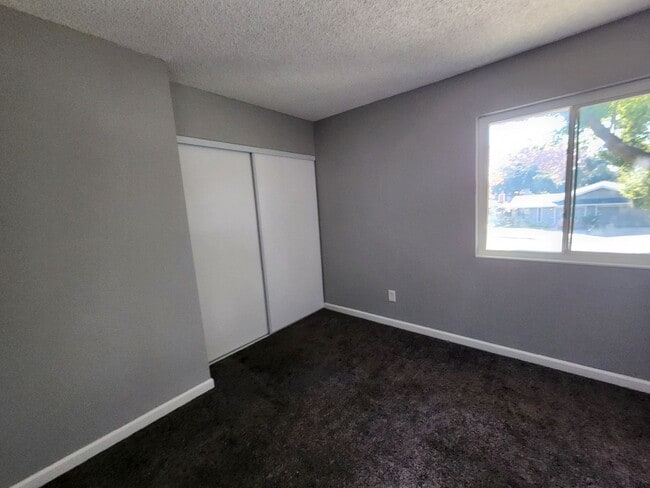 Building Photo - 8613 La Riviera Dr #C C